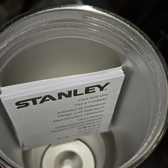 Stanley Hello Kitty Pink 40 Oz Stainless Quencher Tumbler with Handle - Picture 3 of 6